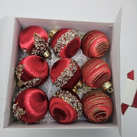 Luxury ornaments box red Red And Gold Ornaments - Picture 2 of 7